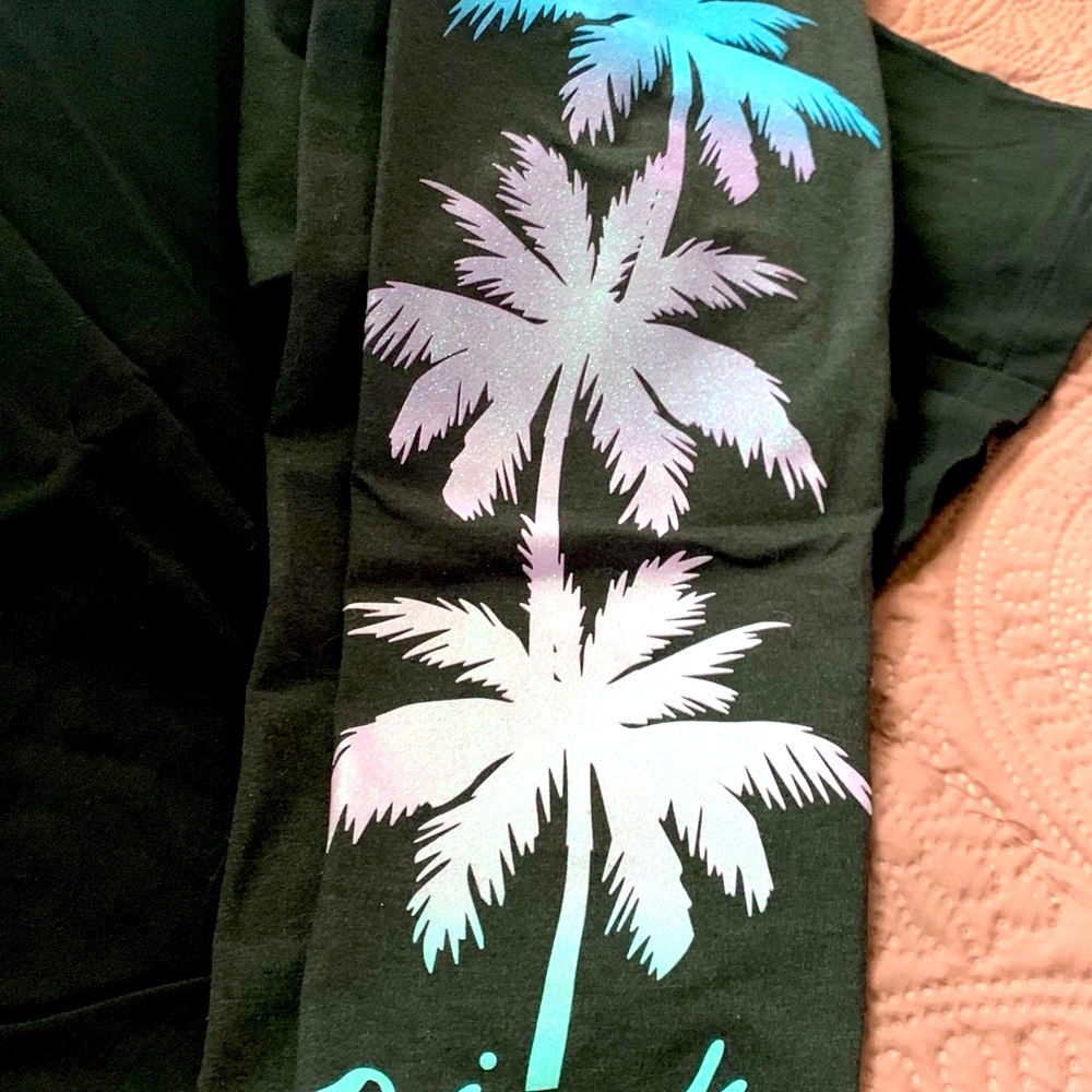 🌟HOST PICK🌟VS PINK SET Palm Shine Cotton Leggings and Matching Palm Campus Tee - Picture 4 of 10